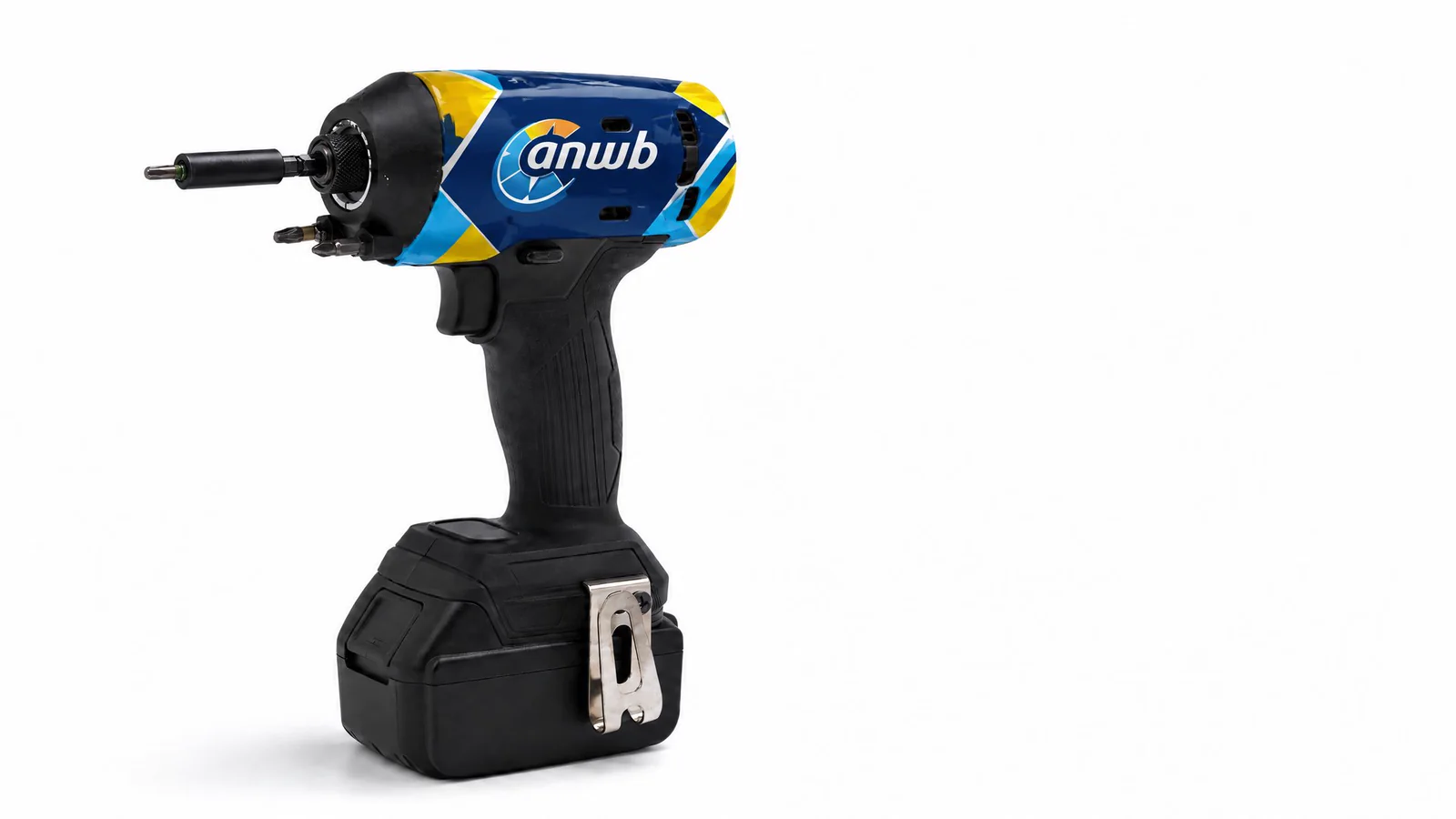 Toolcover ANWB-concept op professioneel gereedschap — driekwart vooraanzicht